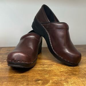 LL BEAN Clogs  Brown Leather Slip On Mules Nurse Shoes Size 7
